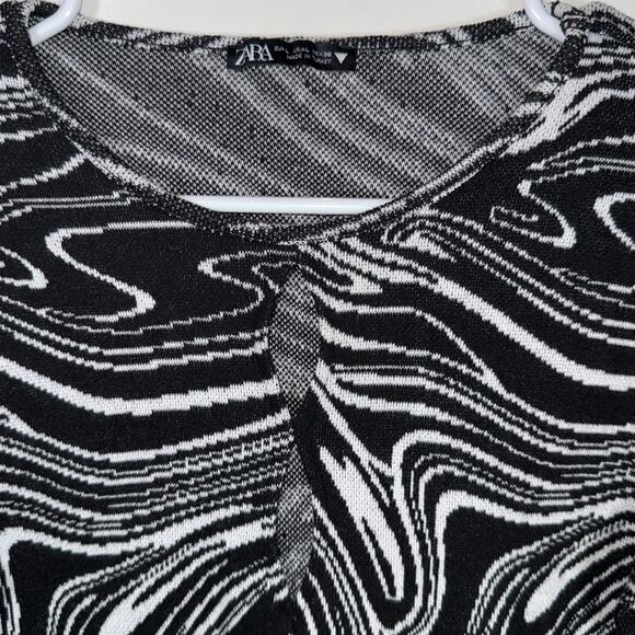 Zara Abstract Print Crop Top  Size L Black White Long Sleeve Keyhole Cutout Y2k - Picture 6 of 13